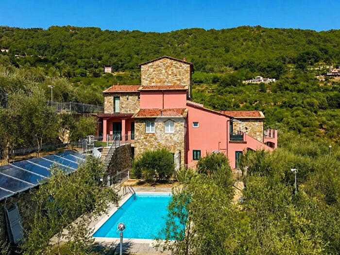 Appartamento trilocale in vendita in Via G B Ansaldo, Vasia