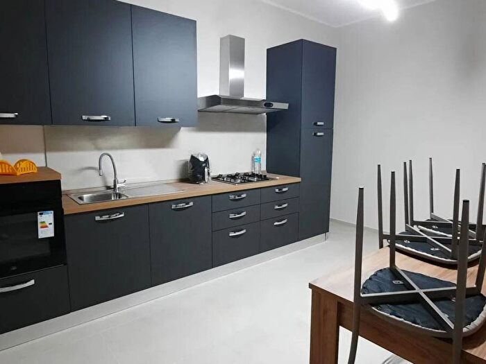 Appartamento quadrilocale in affitto in Via Pitia, Tica Zecchino, Siracusa