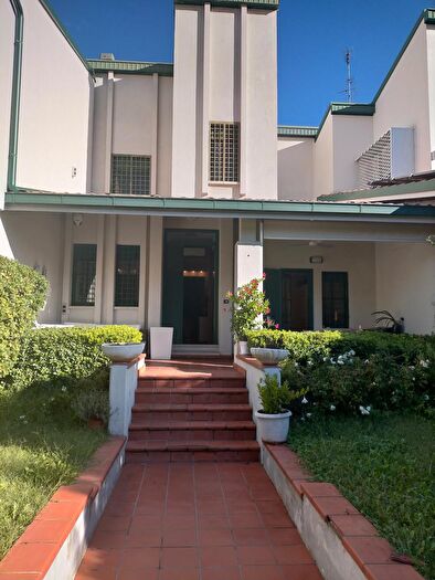 Casa con 5 locali in vendita in Via Padova, Sassuolo