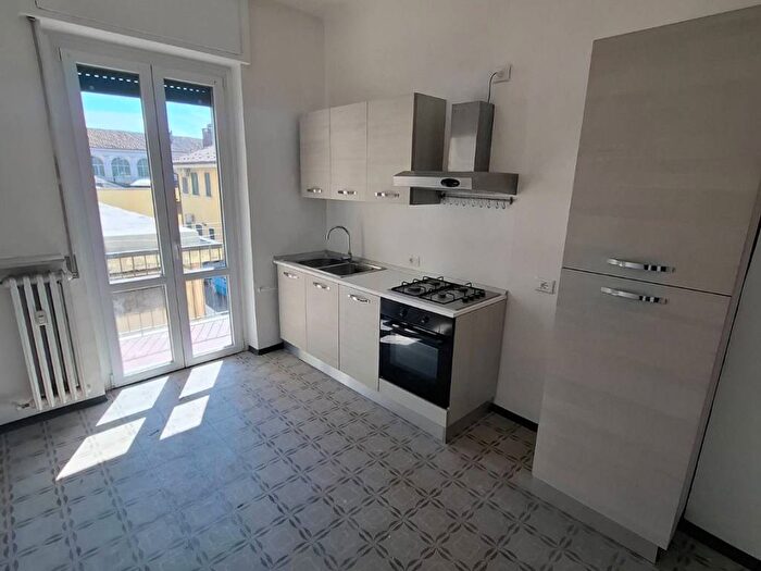Appartamento trilocale in affitto in Via Camillo Benso di Cavour, Centro, Valenza