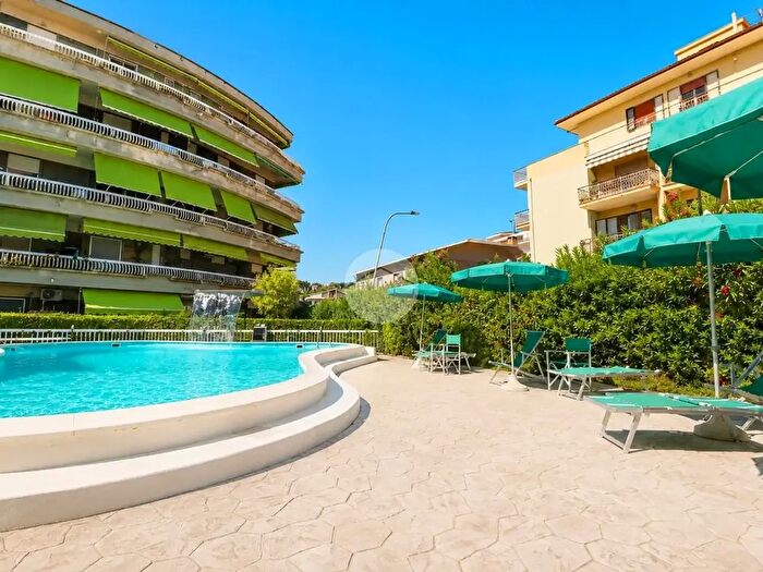 Appartamento trilocale in vendita in Via C Colombo, Silvi