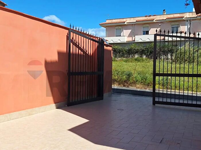 Appartamento con 5 locali in vendita in Via Elsa Morante, Avola