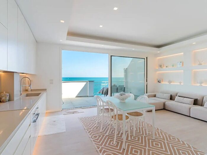 Appartamento con 5 locali in vendita in Piazza Garibaldi, Molfetta