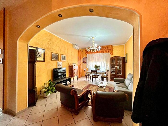 Appartamento trilocale in vendita in Via Stefano Melchioni, Novara