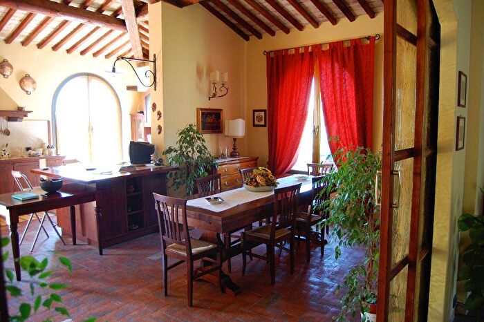 Appartamento con 7 locali in vendita in Calci