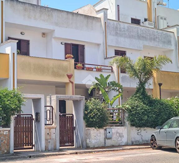 Casa con 5 locali in vendita in Via della Costituzione, Gallipoli