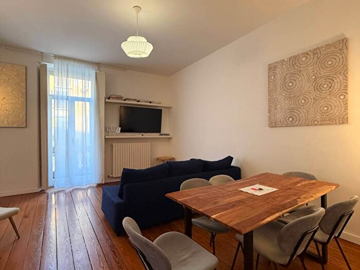 Appartamento trilocale in affitto in Viale Bligny, Bocconi, Milano