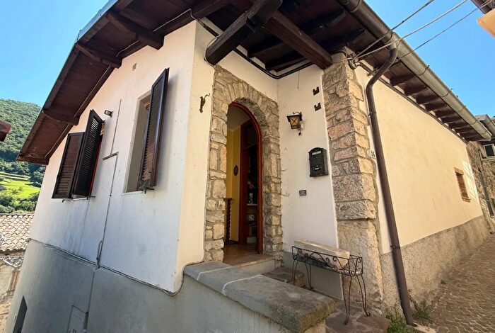 Casa in vendita in Vicolo Valdimura Adrara San Rocco Bg Italia, Adrara San Rocco