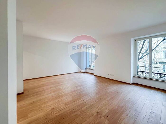 Appartamento con 5 locali in affitto in Via vincenzo Monti, Vincenzo Monti, Milano