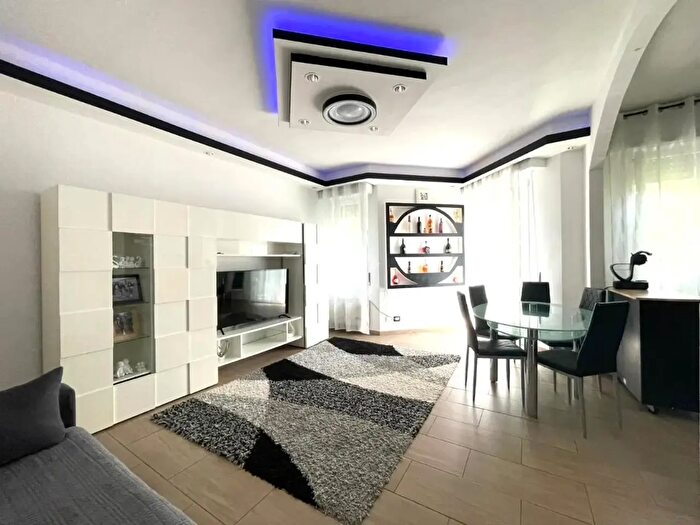 Appartamento trilocale in vendita in Via Pradazzo, Castelleone