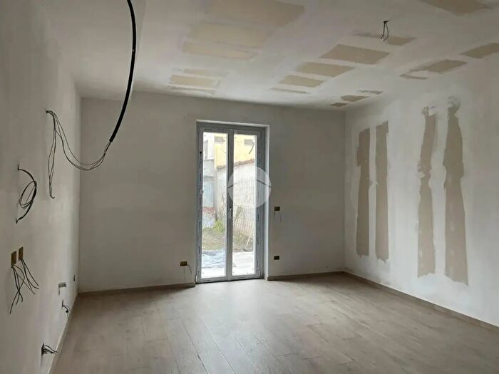 Appartamento trilocale in affitto in Via Baldassarre della Mantica, Cherasco