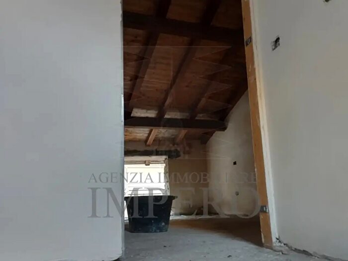 Appartamento trilocale in vendita in Via Roma, Isolabona
