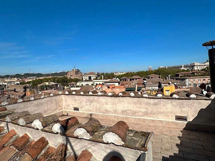 Appartamento quadrilocale in affitto in Via dei Coronari, Piazza Navona, Roma