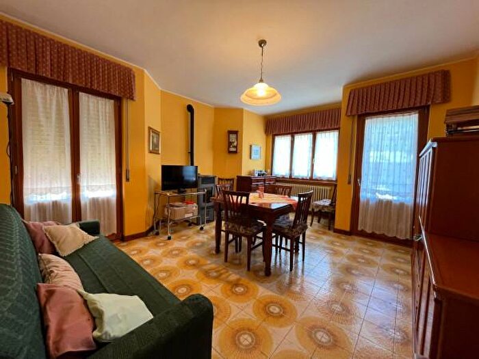 Appartamento con 6 locali in vendita in Via Pizzo Scalino, Caspoggio