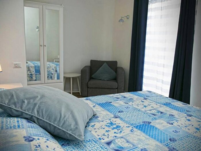 Appartamento bilocale in affitto in Porto, Pozzuoli