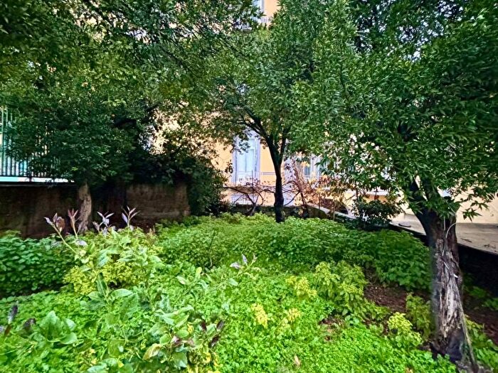 Appartamento trilocale in affitto in Via Bosco di Capodimonte, Colli Aminei Capodimonte, Napoli