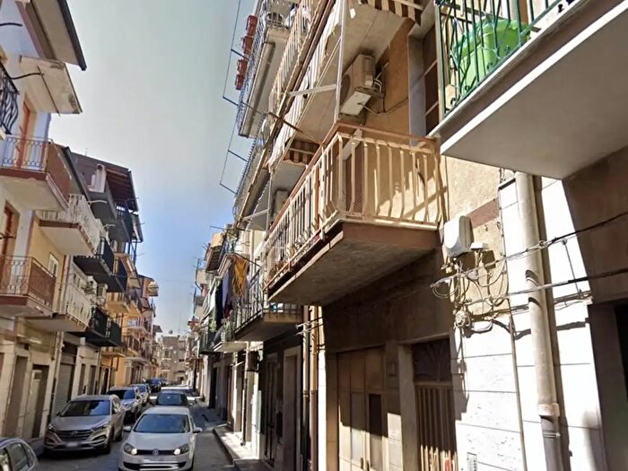 Casa trilocale in vendita in Via Cavour, Scordia