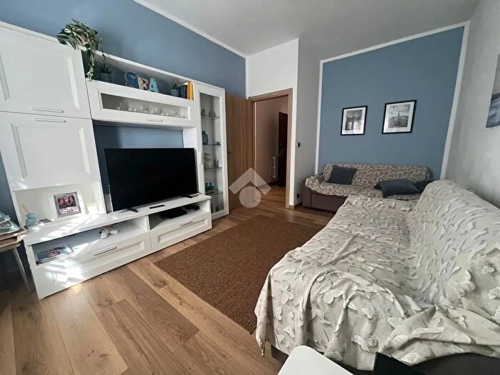 Appartamento trilocale in vendita in Via Mameli, Rapallo