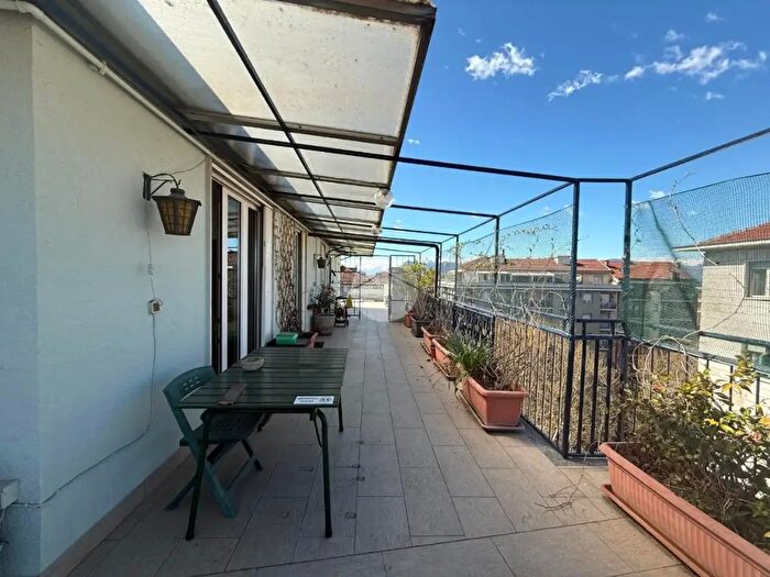 Appartamento trilocale in vendita in Corso Monte Grappa, Torino