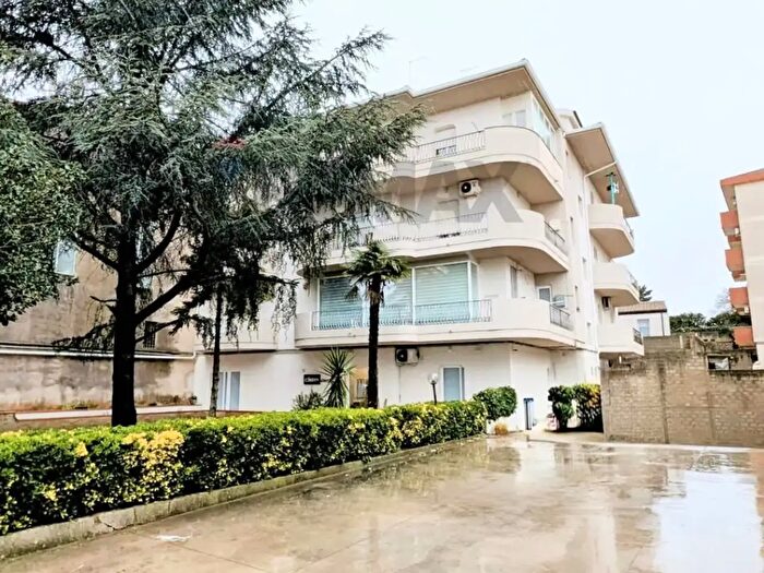 Appartamento quadrilocale in vendita in Via Fanfulla da Lodi, Ragusa