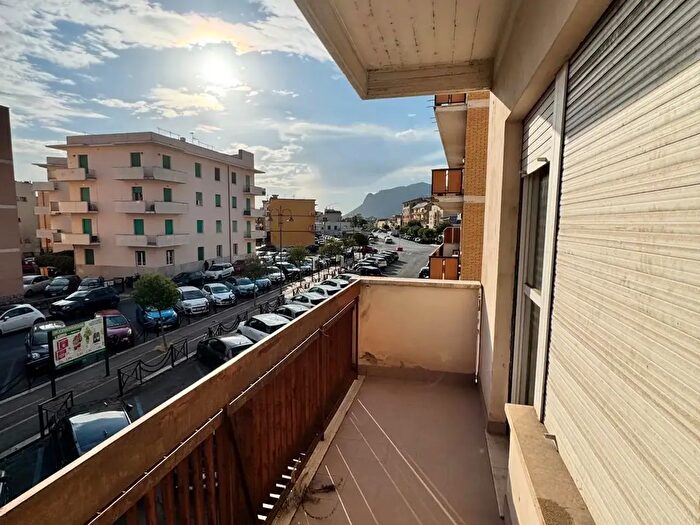Appartamento quadrilocale in vendita in Via Lungolinea Pio VI, Terracina
