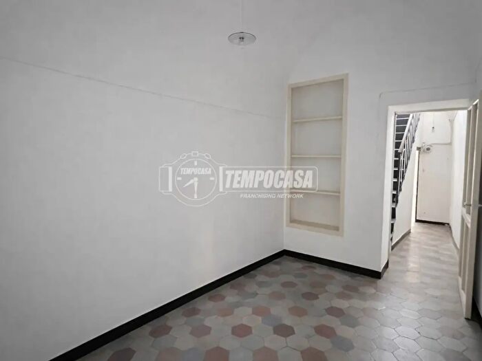 Appartamento con 5 locali in vendita in Via Camillo Benso Conte di Cavour, Toirano