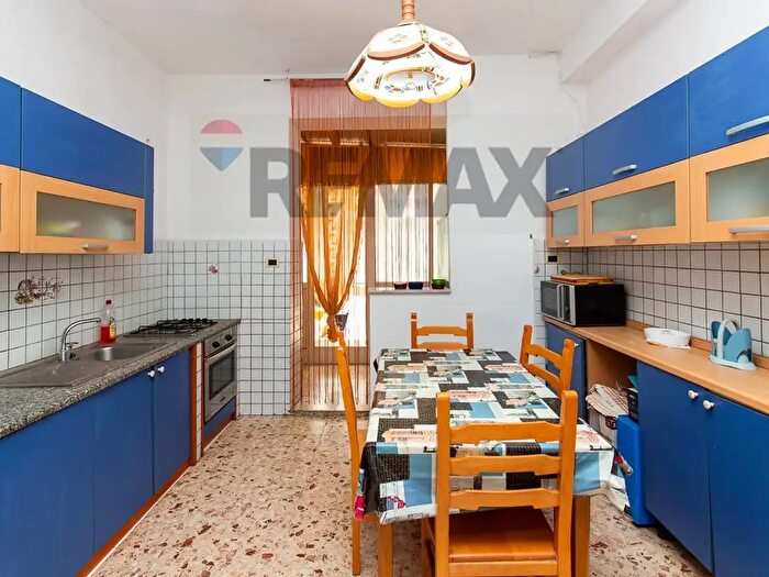 Appartamento con 6 locali in vendita in Via Pietro Mascagni, Acireale