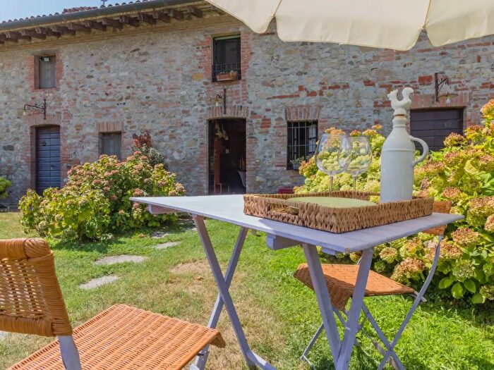 Casa bilocale in vendita in Agazzano