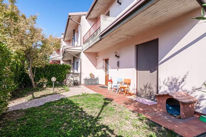 Casa quadrilocale in vendita in Località Cerini, Pozzolengo