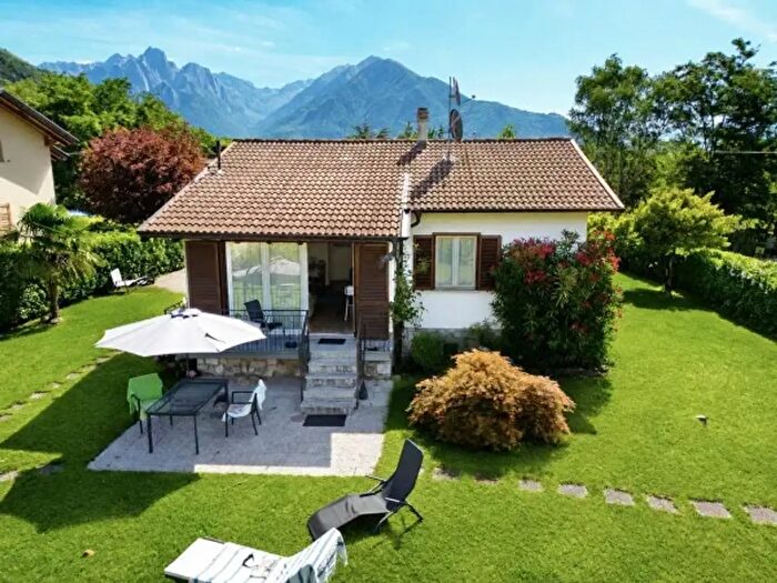 Casa trilocale in vendita in Via Boschetto, Sorico