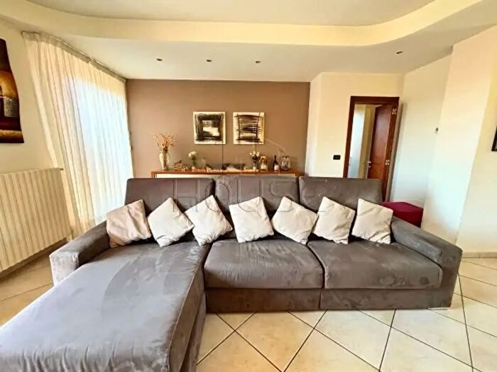 Casa con 5 locali in vendita in Viale Osimo, Sansepolcro