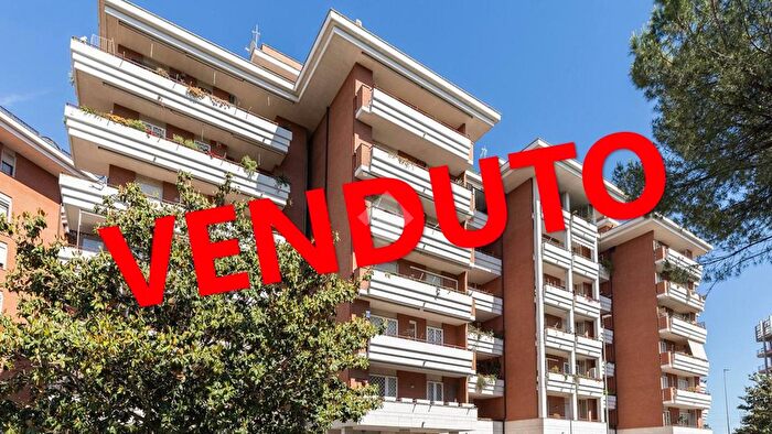 Appartamento bilocale in vendita in Via Bombay, Roma