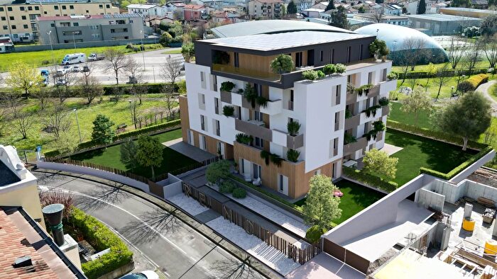 Appartamento con 6 locali in vendita in Via Locatelli, Pordenone