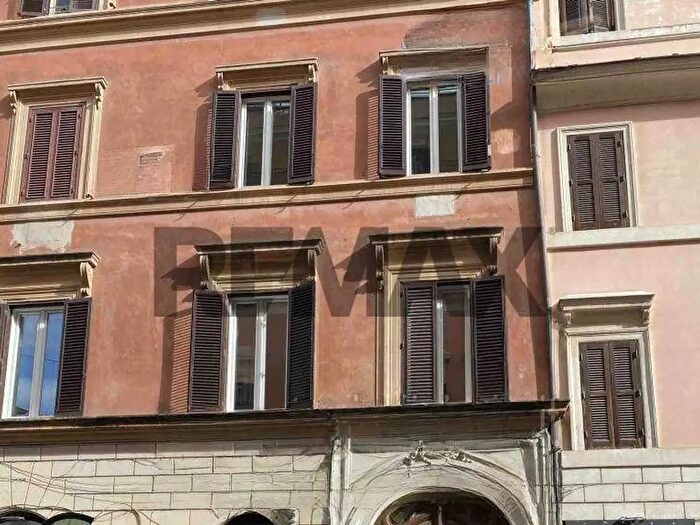 Appartamento con 7 locali in vendita in Roma