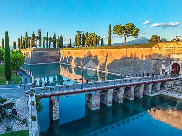 Appartamento trilocale in vendita in Via Fontana, Peschiera Del Garda