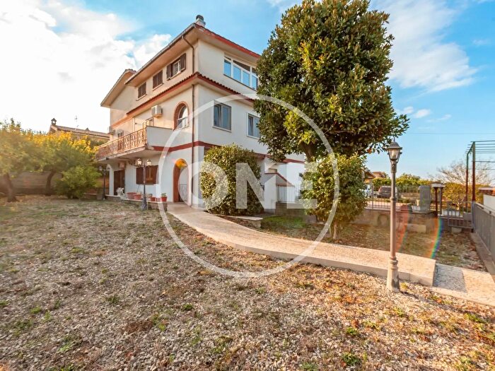 Appartamento quadrilocale in vendita in Viale Francesco Petrarca, Zagarolo