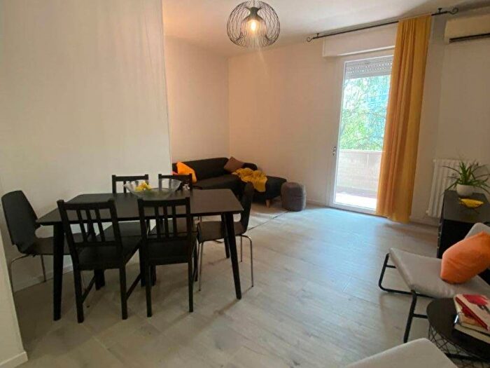 Appartamento quadrilocale in affitto in Viale Leonardo da Vinci, Villaggio Giardino, Modena