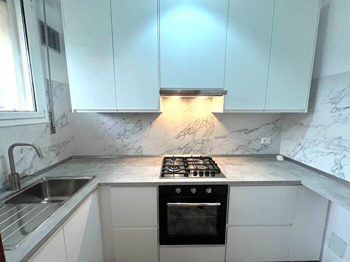 Appartamento trilocale in affitto in Via dei Carbonari, Centro Garibaldi, Casalecchio di Reno