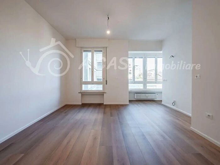 Appartamento trilocale in vendita in Via Verdi, Parma