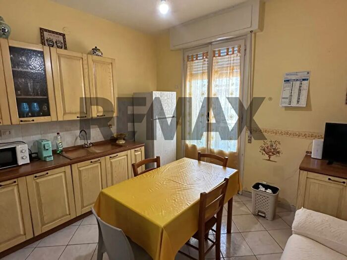 Appartamento con 6 locali in vendita in Via Lazio B, Siracusa