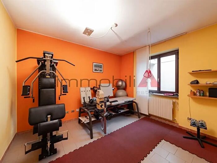 Case in Vendita e in Affitto - 3