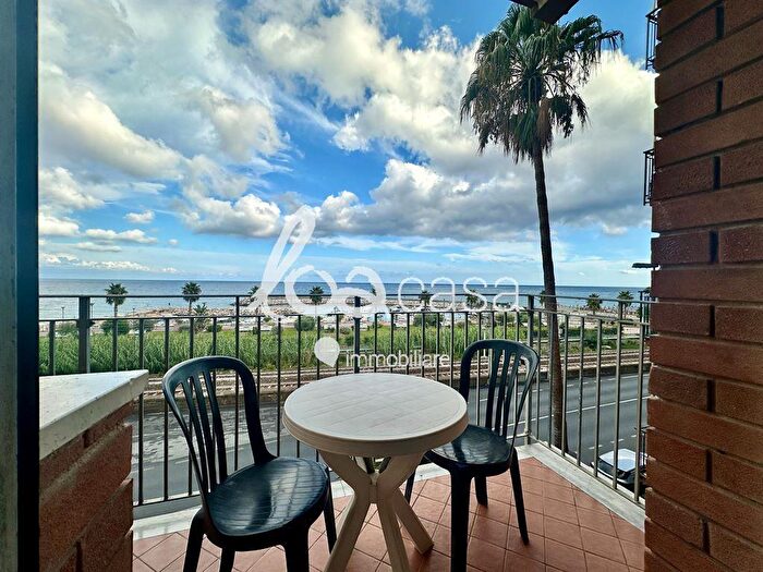 Appartamento trilocale in vendita in Borghetto Santo Spirito