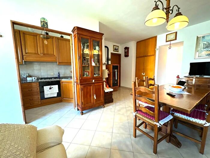 Appartamento con 5 locali in vendita in Via Vincenzo Bellini, Anguillara Sabazia