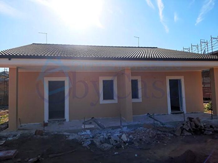 Case in Vendita e in Affitto - 3