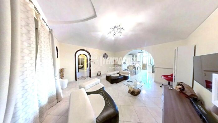 Appartamento quadrilocale in vendita in Via Soana, Torino