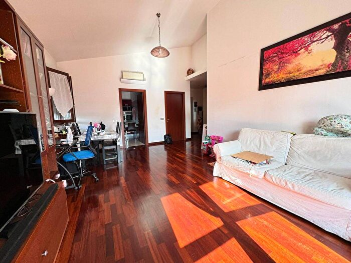 Appartamento quadrilocale in affitto in Corso Milano, San Carlo Stazione, Monza