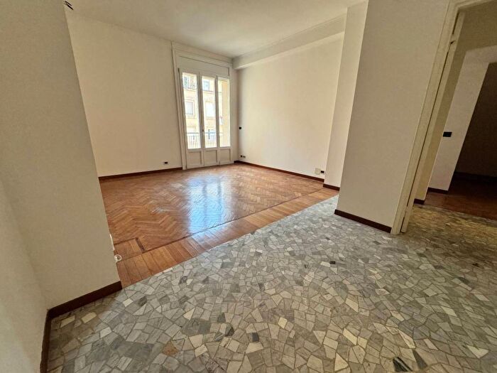 Appartamento trilocale in affitto in Via Carlo Gomes, Buenos Aires, Milano