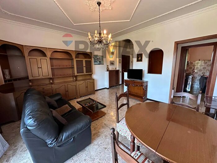 Appartamento trilocale in affitto in Via Valsesia, Milano