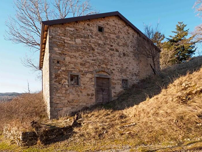 Casa con 6 locali in vendita in Frassinoro