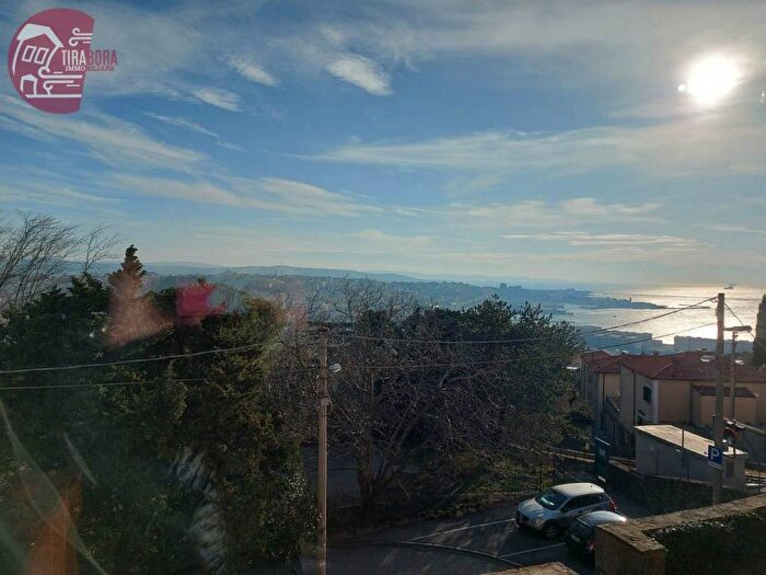 Appartamento quadrilocale in affitto in Via Publio Virgilio Marone, Scorcola, Trieste